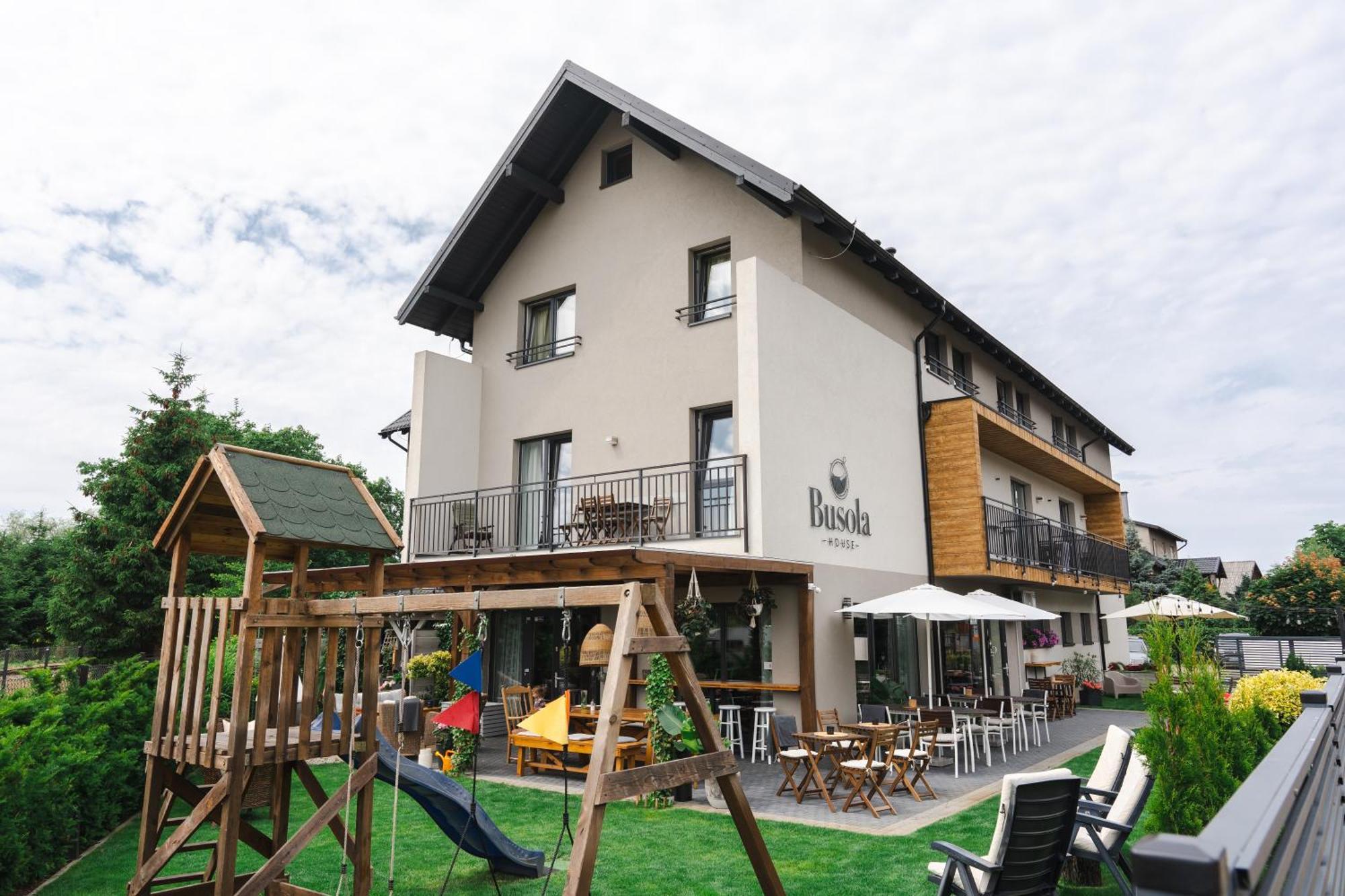 Privatunterkunft Busola House *